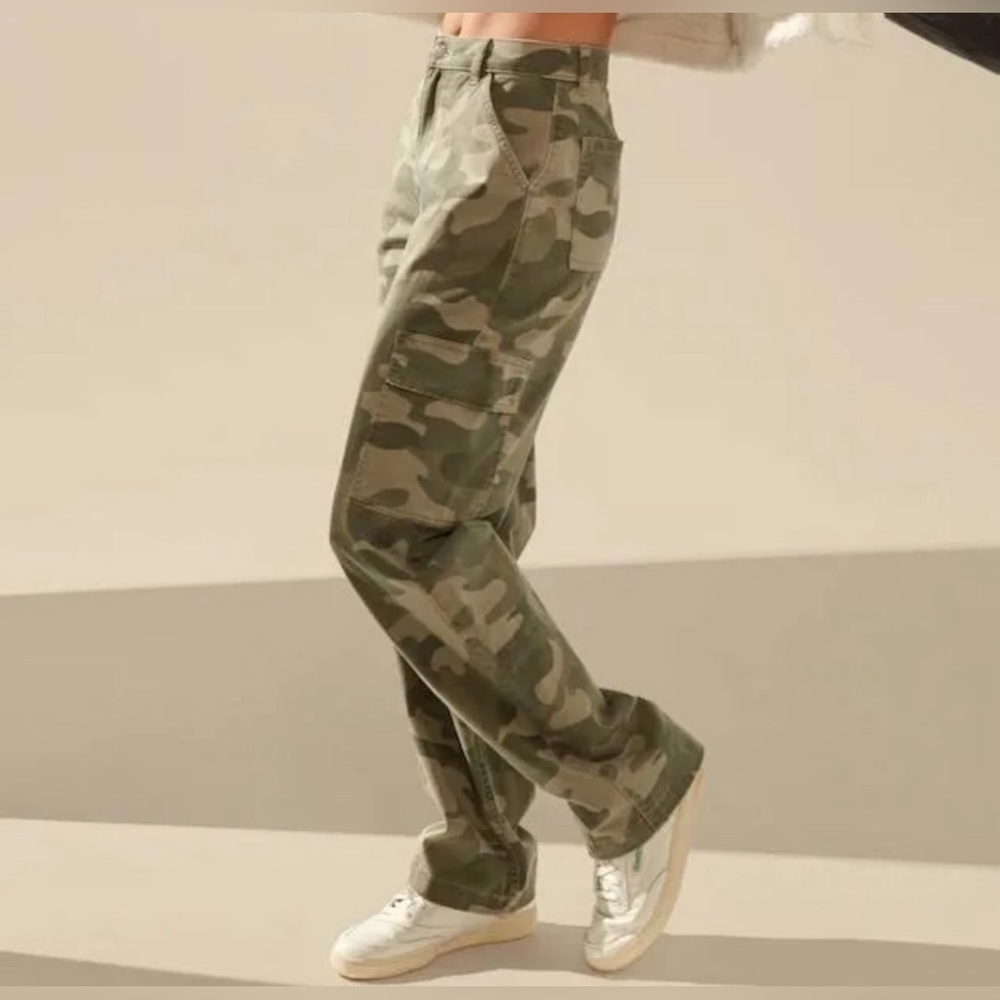 Hollister high rise utility dad pants camo (like new)
